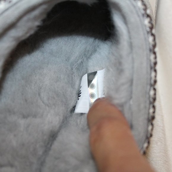 NIB UGG MEN'S TASMAN LOGO SUEDE SHEARLING SLIP‎ ON SLIPPERS GRAY - Picture 8 of 8